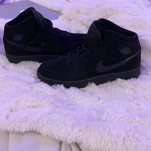 All black Jordan 1